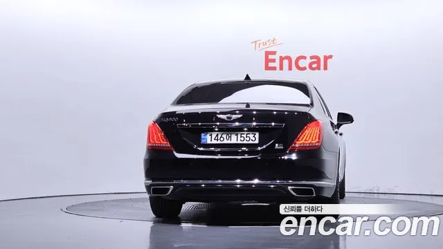 Genesis G90 2018 thumb 4