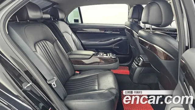 Genesis G90 2018 thumb 12
