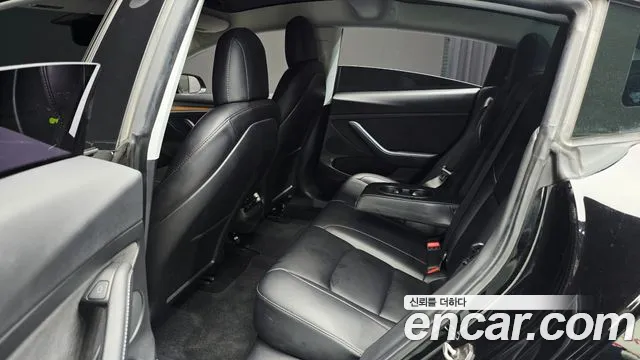 Tesla Model 3 2021 thumb 11