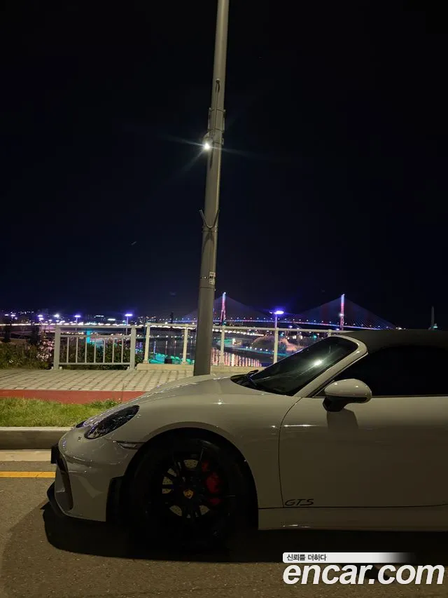 Porsche Cayman 2016 thumb 4