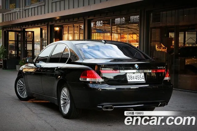 BMW 7-Series 2002 thumb 4