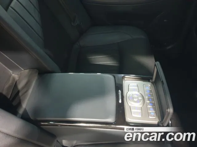 Hyundai Genesis 2011 thumb 10