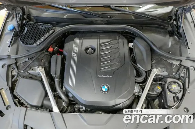 BMW 7-Series 2021 thumb 6