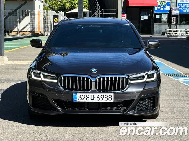 BMW 5-Series 2022 thumb 3