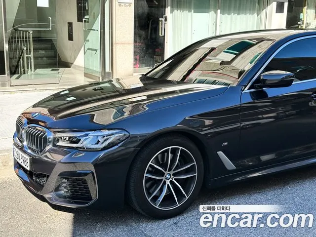 BMW 5-Series 2022 thumb 5