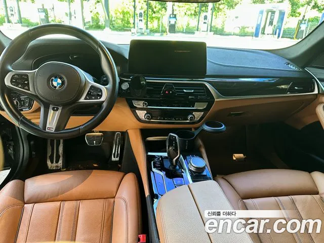 BMW 5-Series 2022 thumb 7
