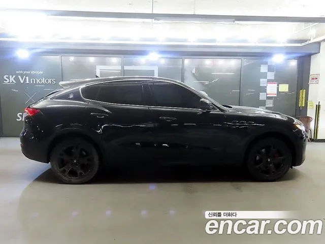 Maserati Levante 2018 thumb 3