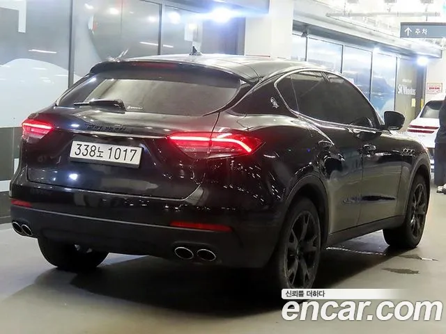Maserati Levante 2018 thumb 4