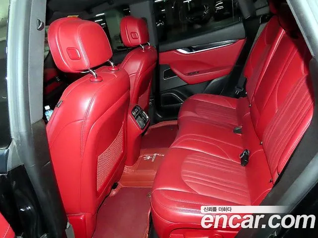 Maserati Levante 2018 thumb 7