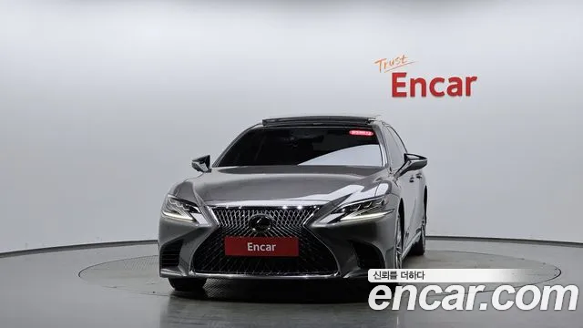 Lexus LS 2020 thumb 2
