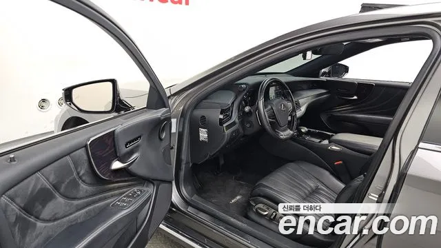 Lexus LS 2020 thumb 9