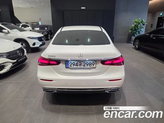 Mercedes-Benz E-Класс 2023 thumb 4