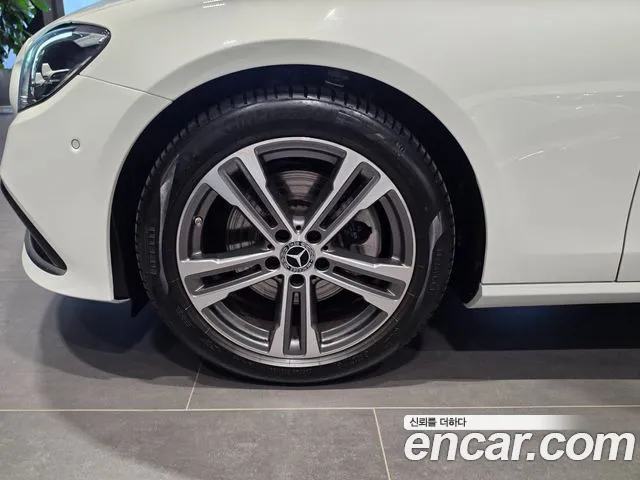 Mercedes-Benz E-Класс 2023 thumb 5