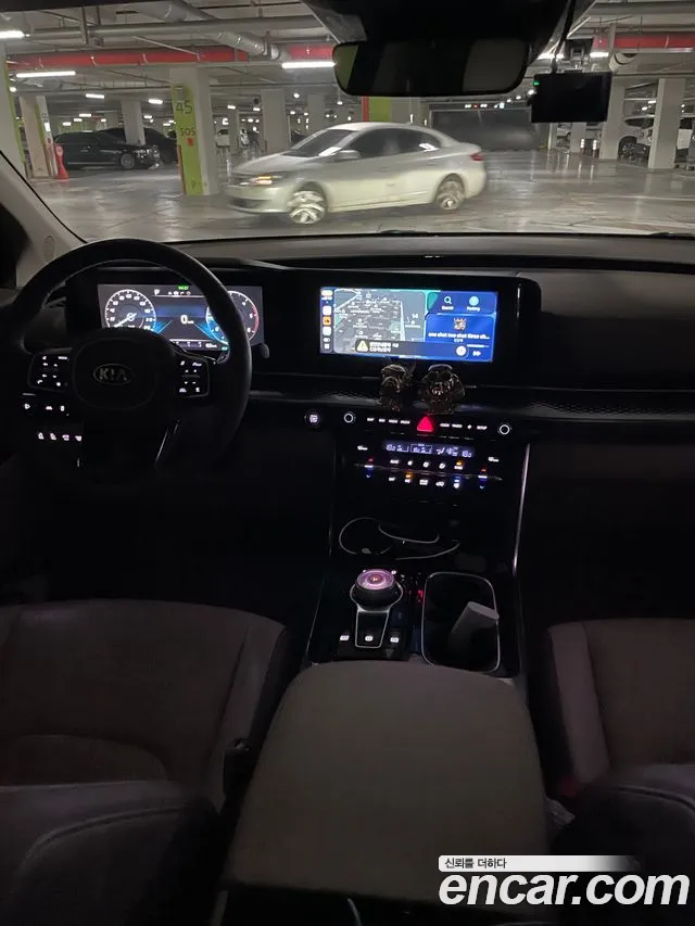 Kia Carnival 2021 thumb 2