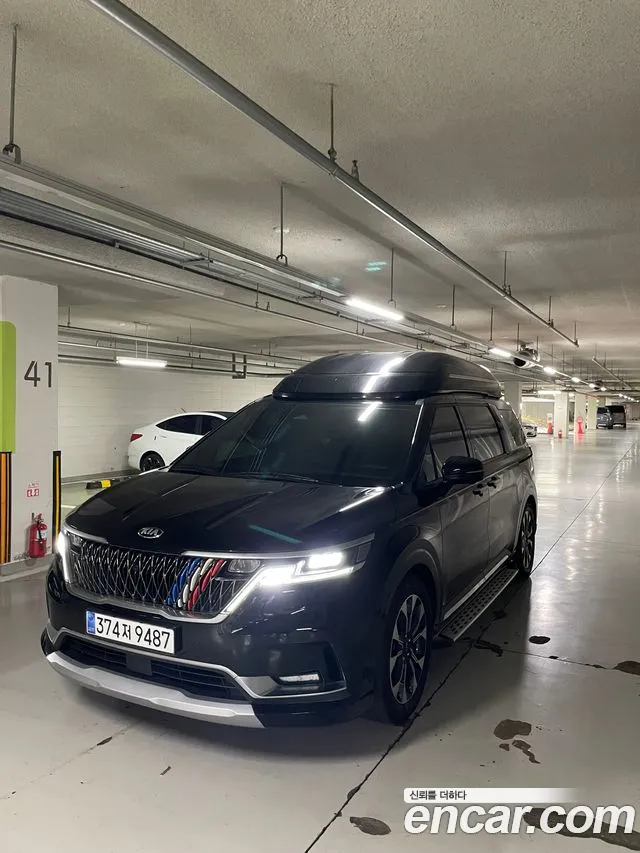 Kia Carnival 2021 thumb 3