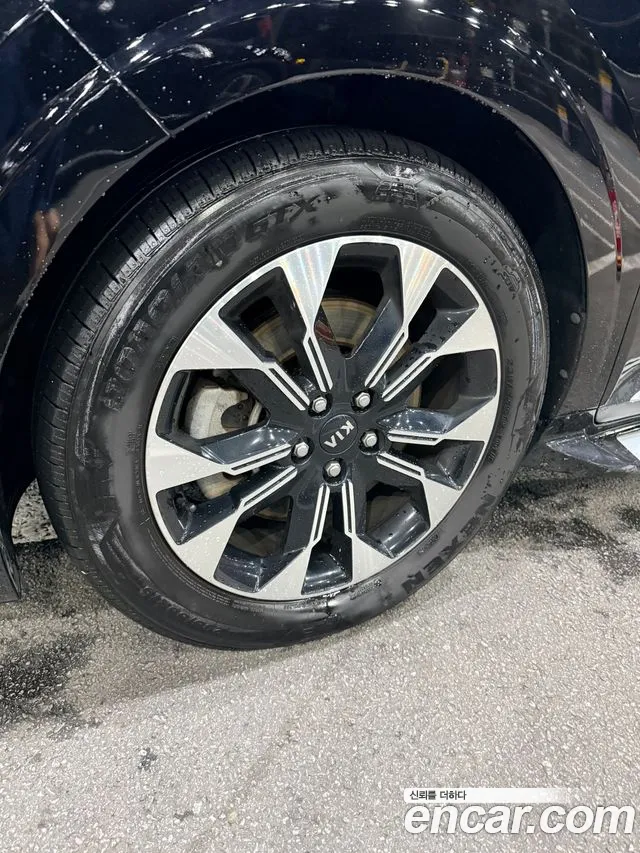 Kia Carnival 2021 thumb 10