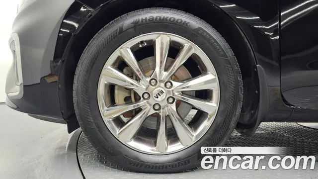 Kia Carnival 2018 thumb 5