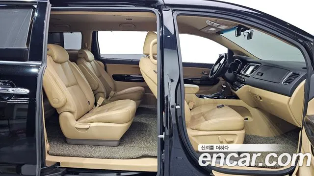 Kia Carnival 2018 thumb 12