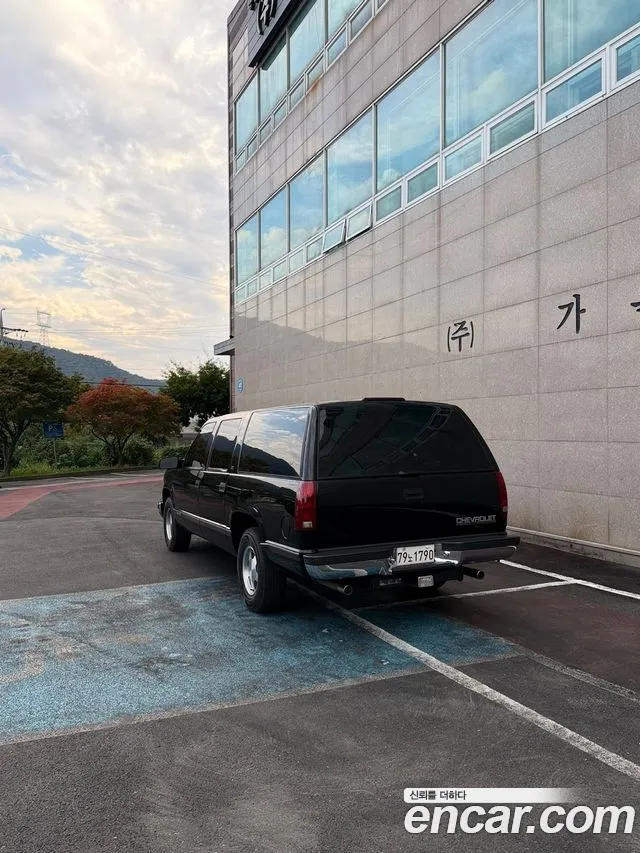 Chevrolet Surburban 1999 thumb 3