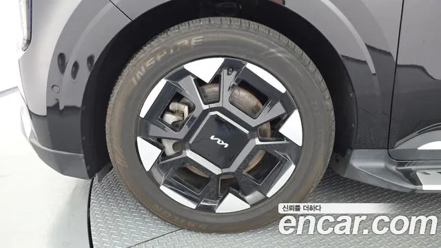 Kia Carnival 2024 thumb 5