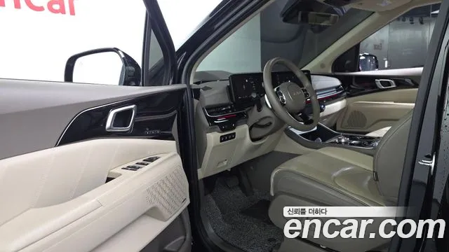Kia Carnival 2024 thumb 10