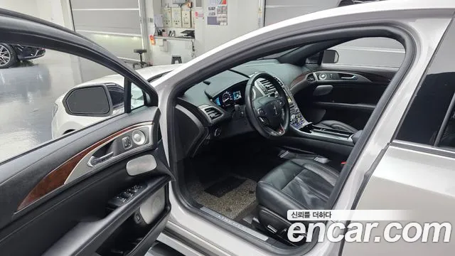Lincoln MKZ 2019 thumb 10