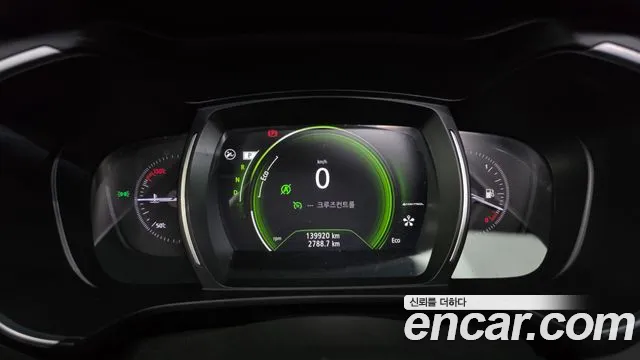 Renault-KoreaSamsung Koleos 2016 thumb 8