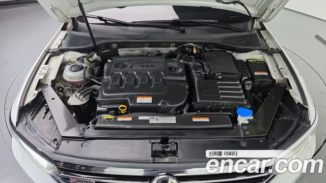 Volkswagen Passat (North America and China) 2018 thumb 6