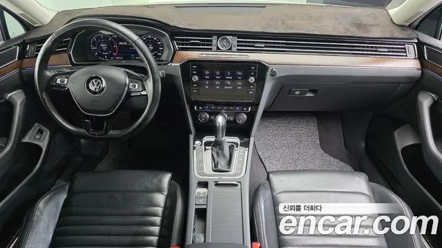 Volkswagen Passat (North America and China) 2018 thumb 7