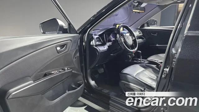 KG_Mobility_Ssangyong TIBOLI 2016 thumb 10