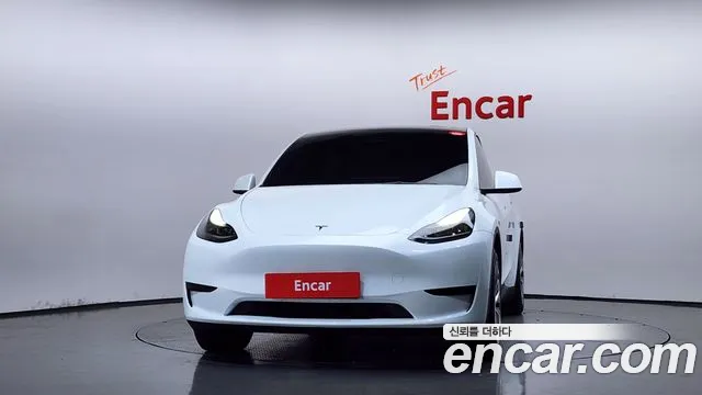Tesla Model Y 2023 thumb 3