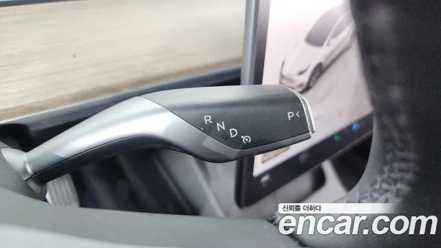 Tesla Model Y 2023 thumb 9