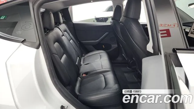 Tesla Model Y 2023 thumb 11