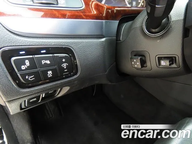 Hyundai Equus 2015 thumb 10