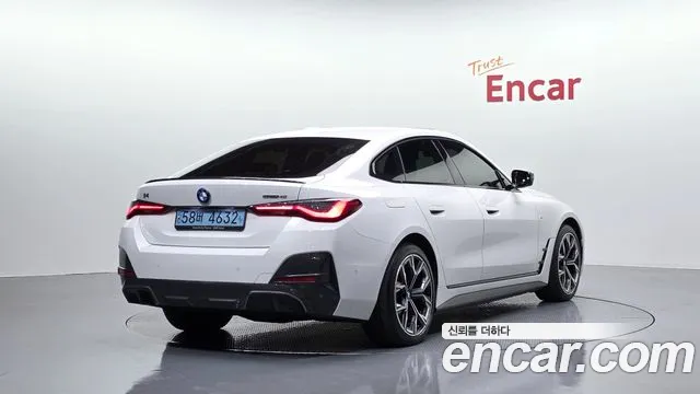 BMW i4 2023 thumb 2