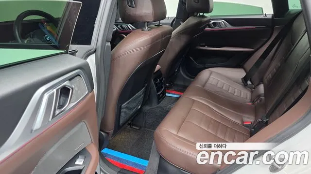 BMW i4 2023 thumb 12