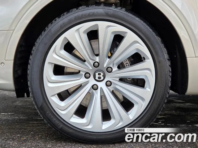 Bentley Bentayga 2024 thumb 5