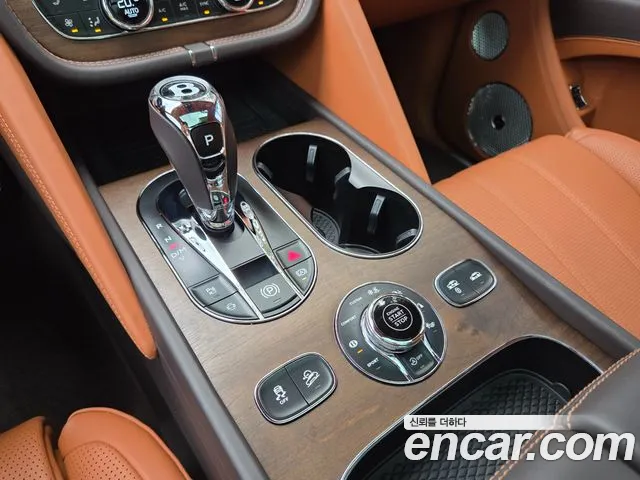 Bentley Bentayga 2024 thumb 9