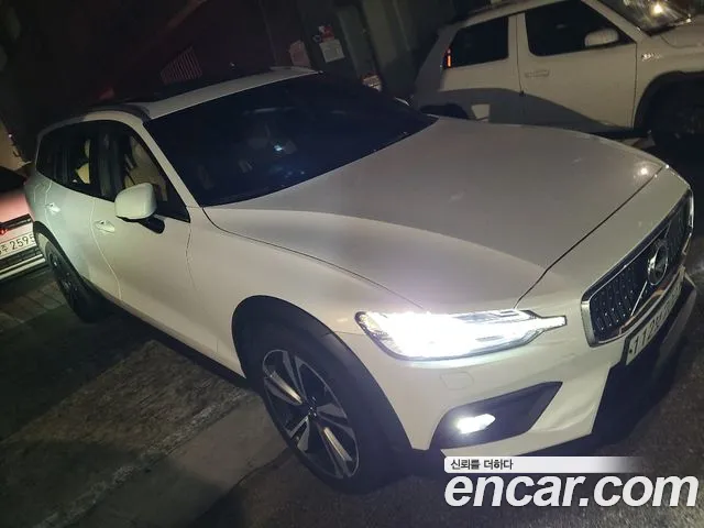 Volvo V60 2020 thumb 3