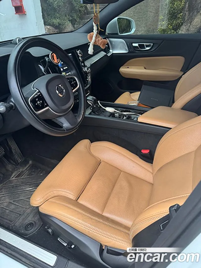 Volvo V60 2020 thumb 9