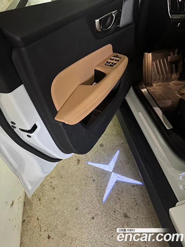 Volvo V60 2020 thumb 11