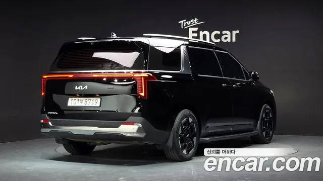 Kia Carnival 2024 thumb 2