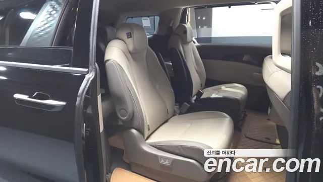 Kia Carnival 2024 thumb 11