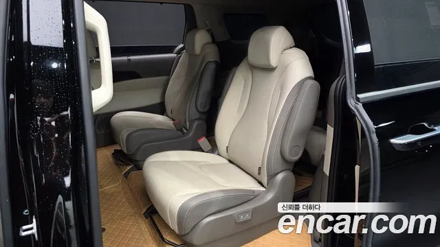 Kia Carnival 2024 thumb 12