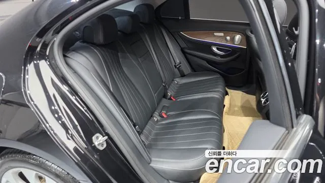 Mercedes-Benz E-Класс 2019 thumb 12