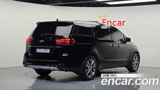 Kia Carnival 2020 thumb 2