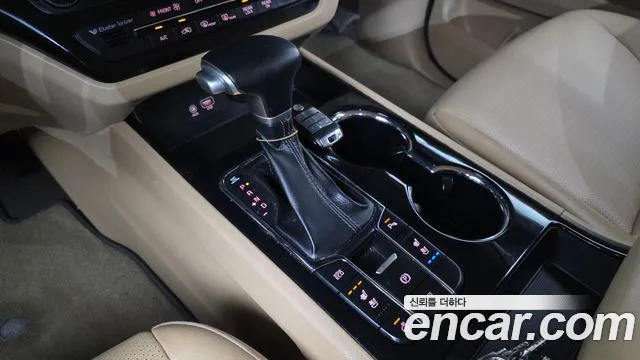Kia Carnival 2020 thumb 9