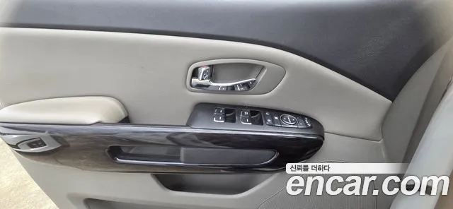Kia Carnival 2015 thumb 11