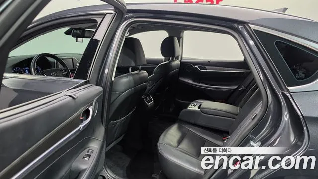 Hyundai Grandeur 2017 thumb 11
