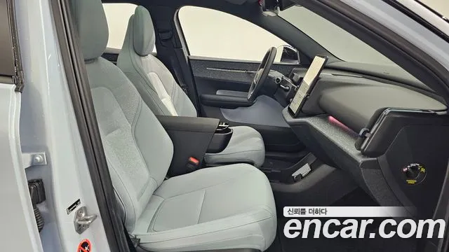 Volvo EX30 2025 thumb 10